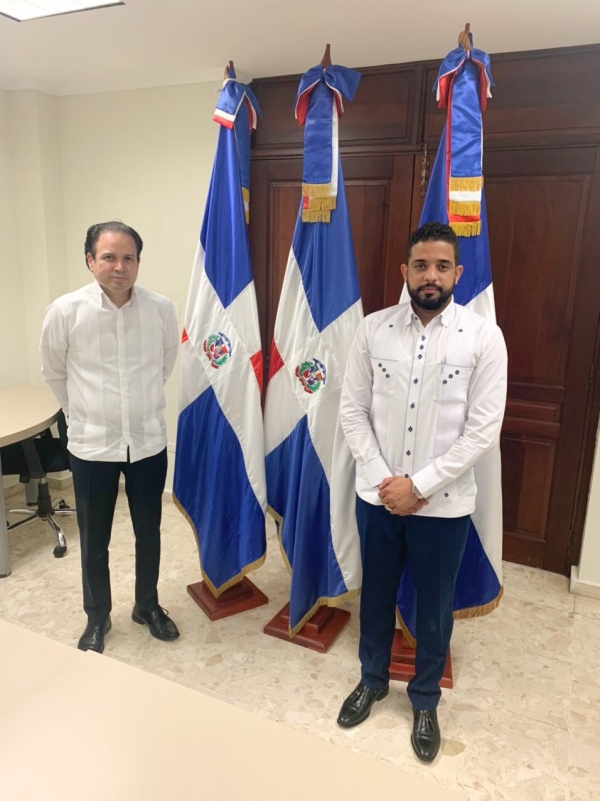 El Administrador General de  Monte de Piedad  y el Viceministro de asuntos econ&oacute;micos y cooperaci&oacute;n Int. del  Mirex