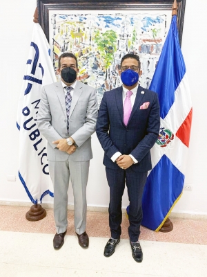 Administrador general de Monte de Piedad Lic. Welinton Grull&oacute;n Mercedes y el Procurador Fiscal de la Provincia Santo Domingo Lic. Milciades Guzm&aacute;n