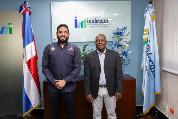 Nuestro administrador general Welinton F. Grull&oacute;n Mercedes, sostuvo un encuentro con el Sr. Saturnino Silva Jorge, Docente y director Ejecutivo del Instituto Nacional de Formaci&oacute;n y Capacitaci&oacute;n del Magisterio (Inafocam).